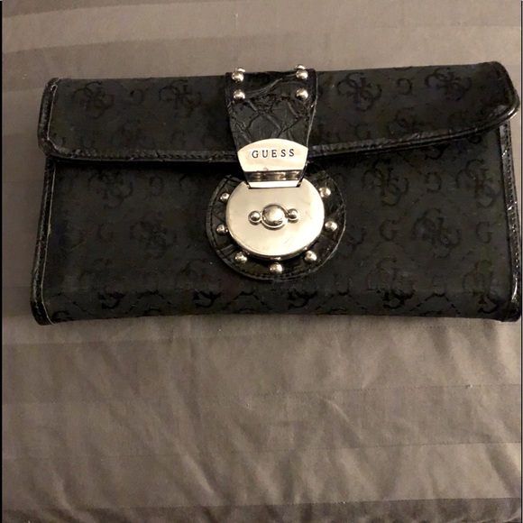 black guess wallet